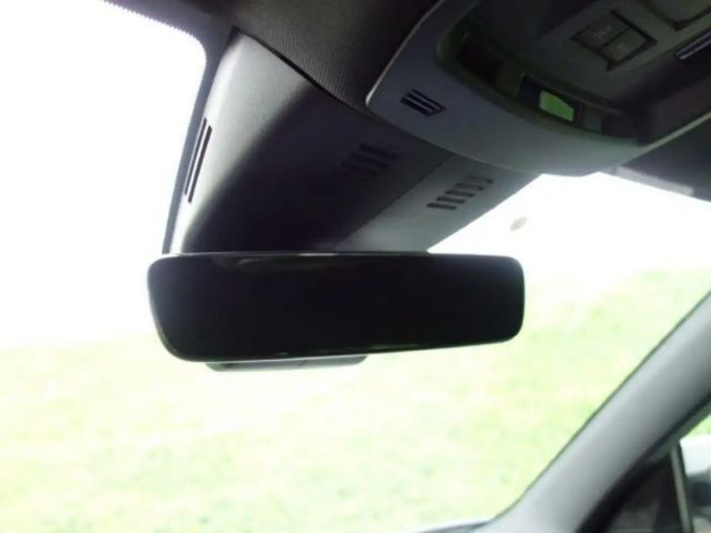 Peugeot E-3008