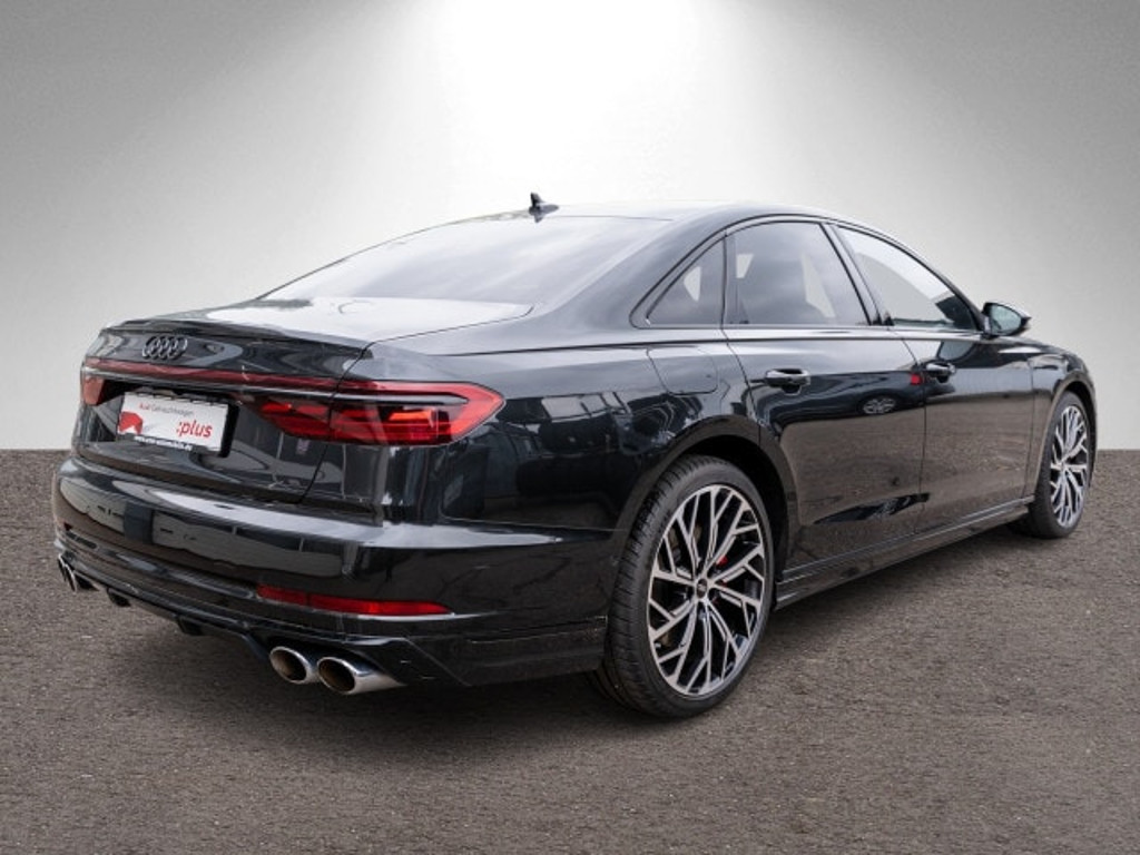 Audi S8
