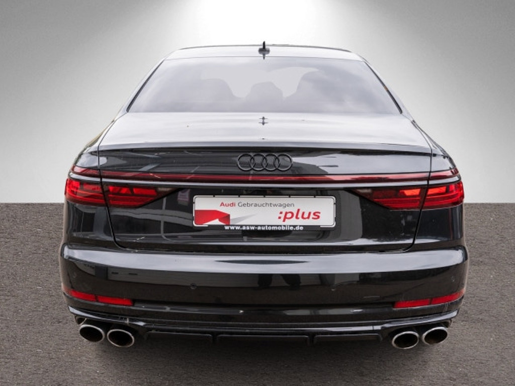 Audi S8