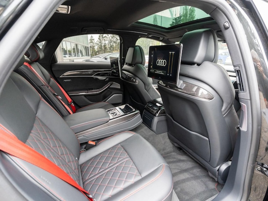 Audi S8