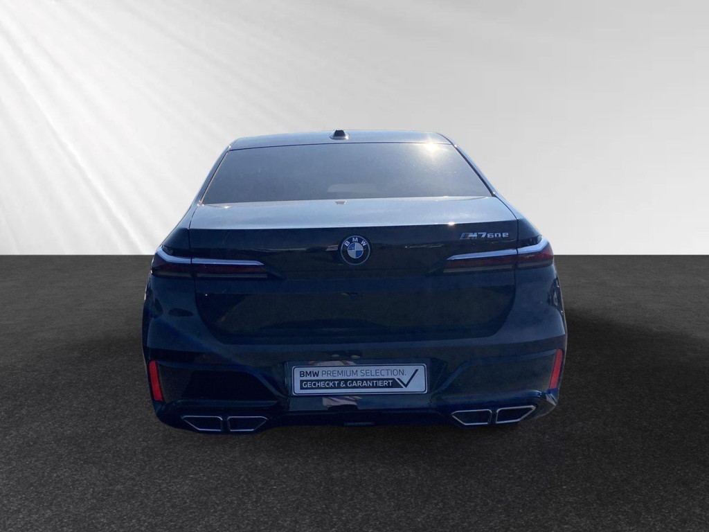 BMW M760