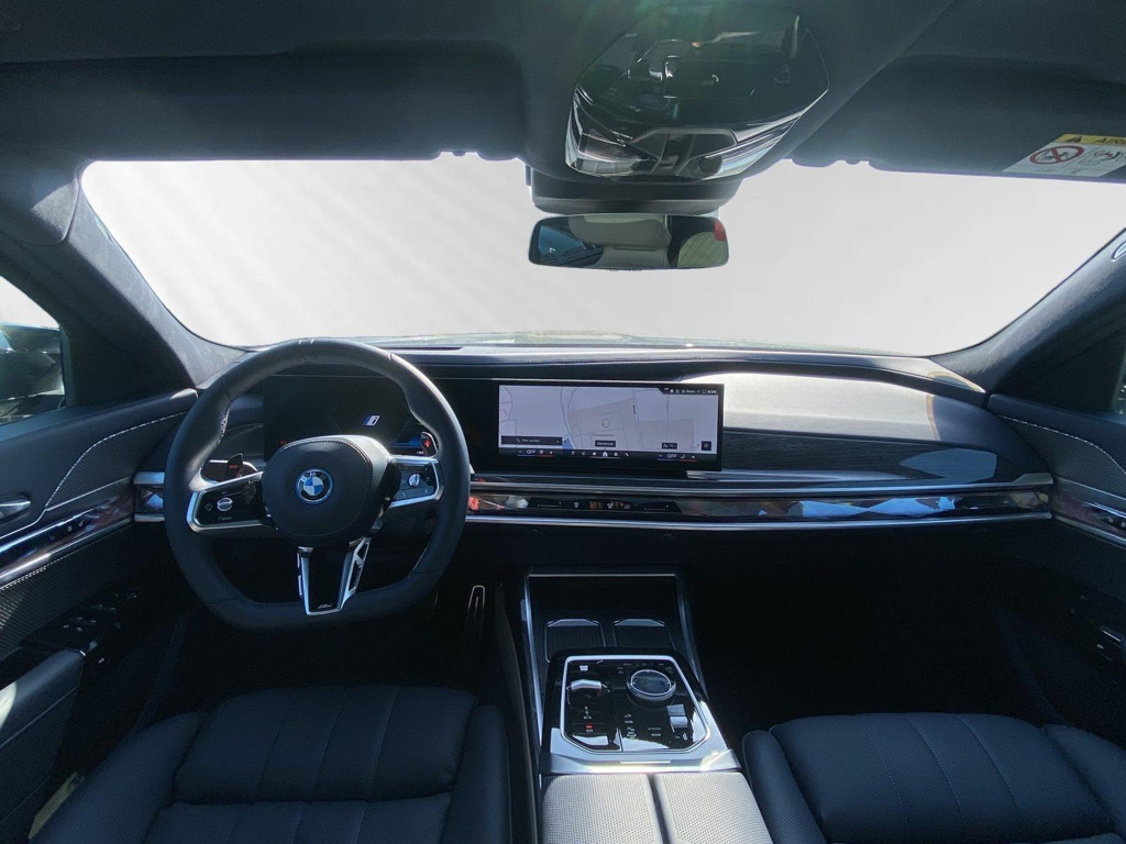 BMW M760