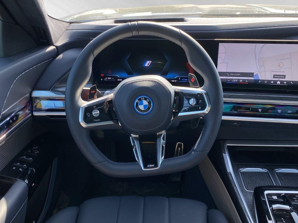 BMW M760