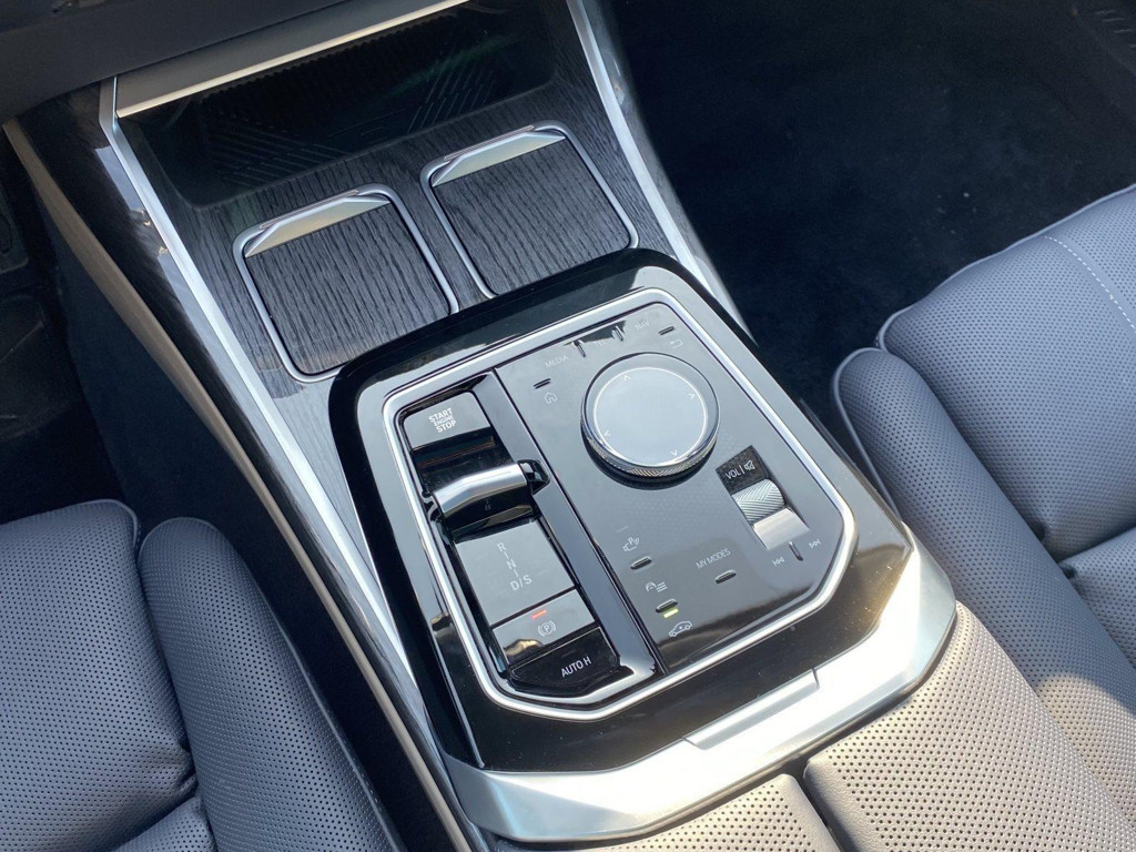 BMW M760