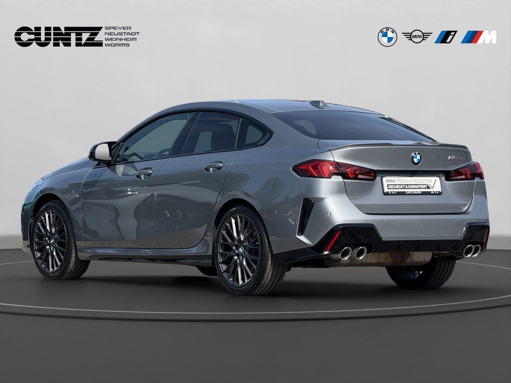 BMW M235
