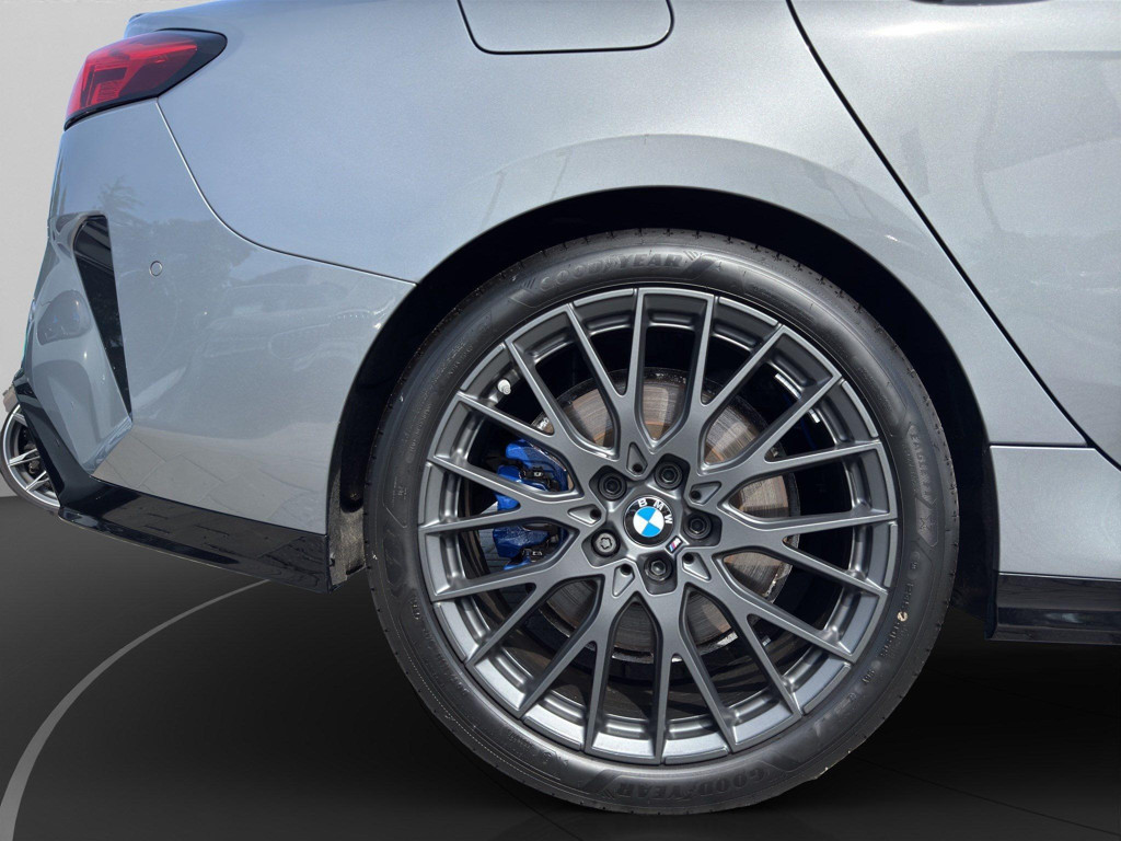 BMW M235