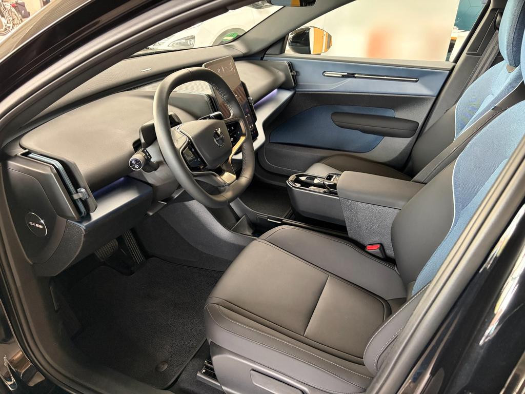Volvo EX30