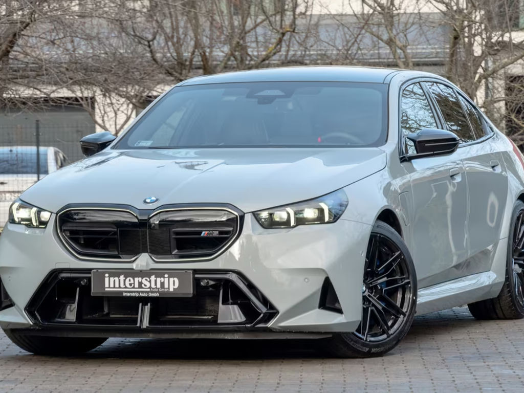 BMW M5 Sedan