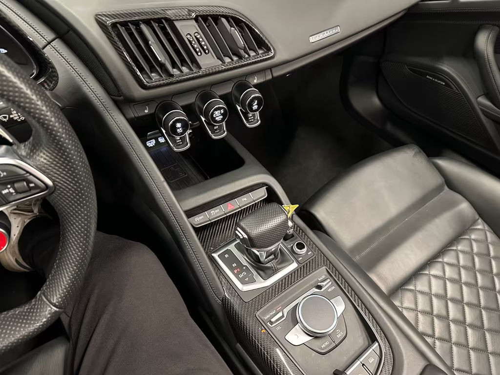 Audi R8