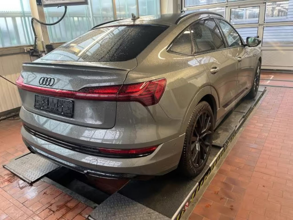 Audi e-tron