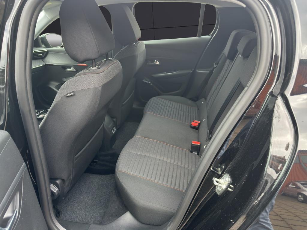 Peugeot e-208