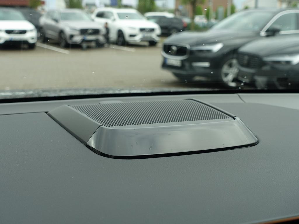 Volvo EX90