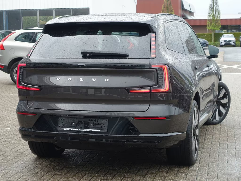 Volvo EX90