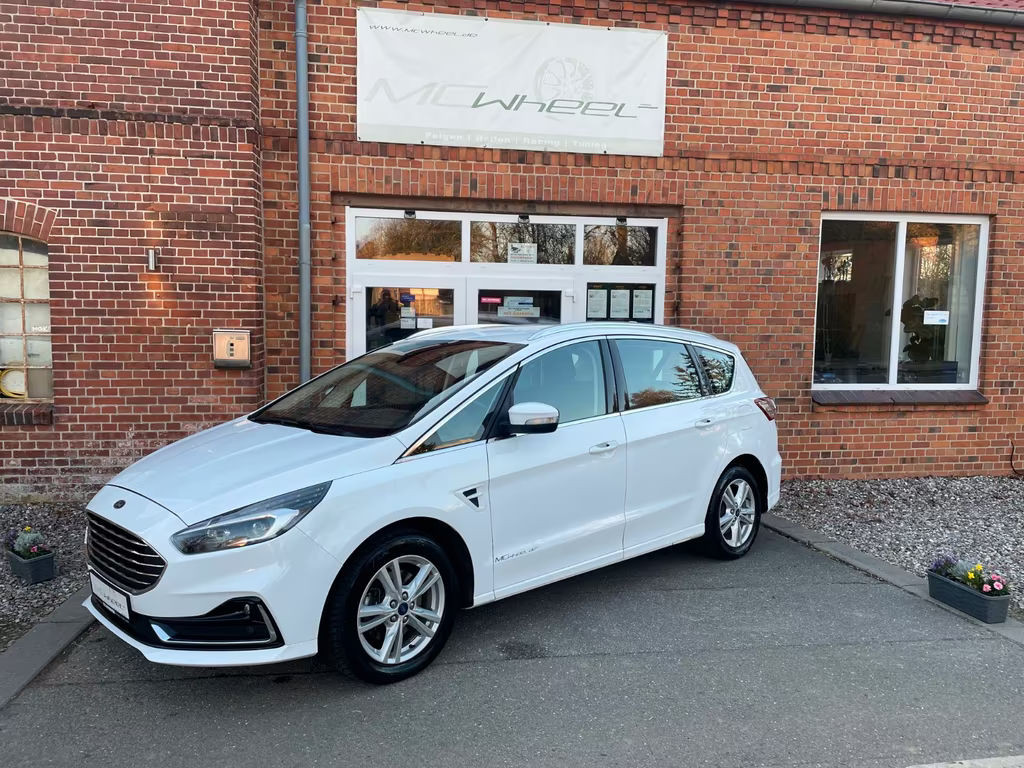 Ford S-Max Titanium