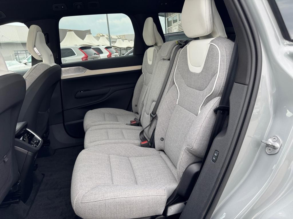 Volvo EX90