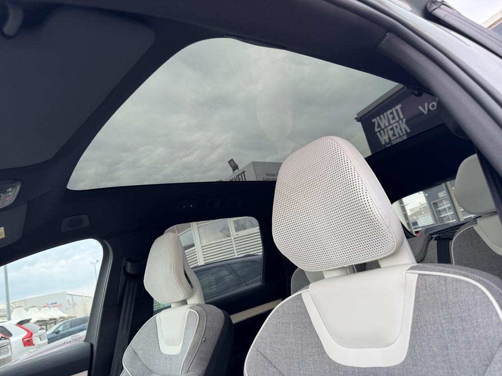 Volvo EX90