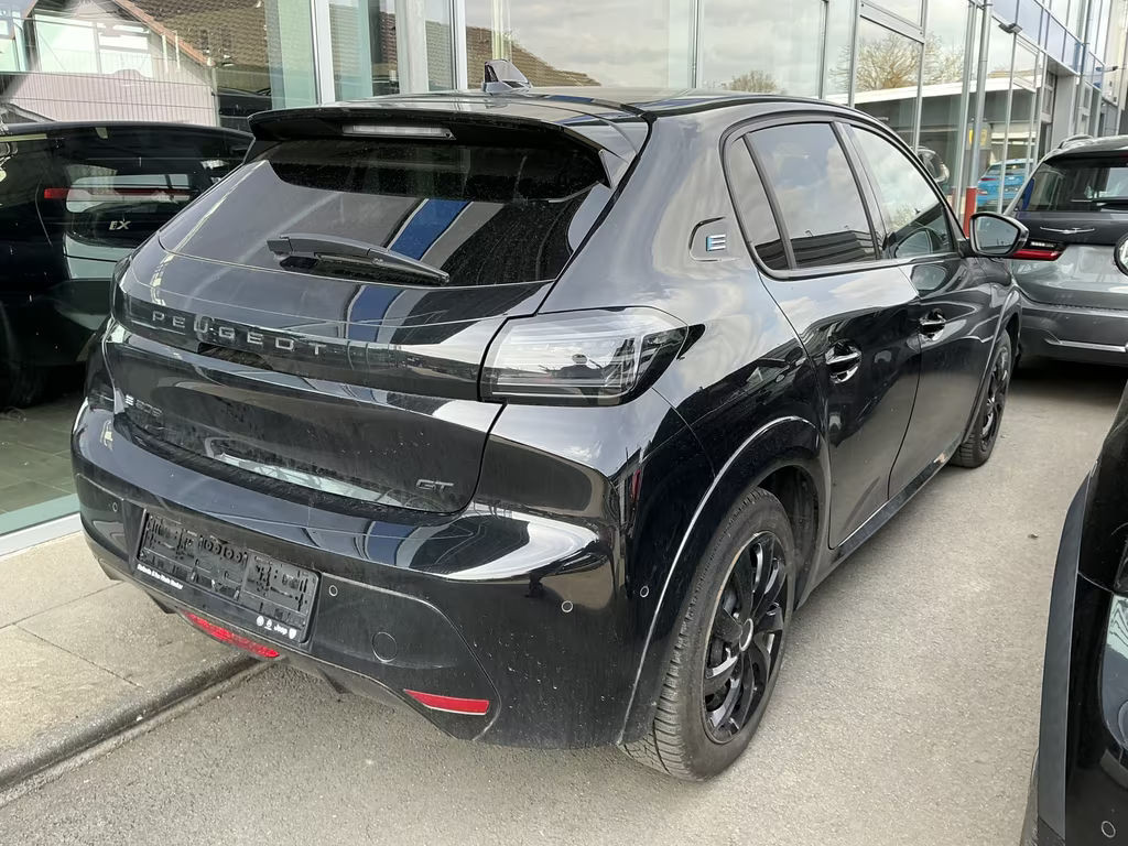 Peugeot e-208