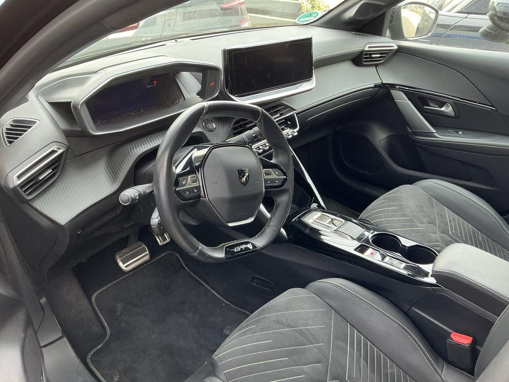 Peugeot e-208