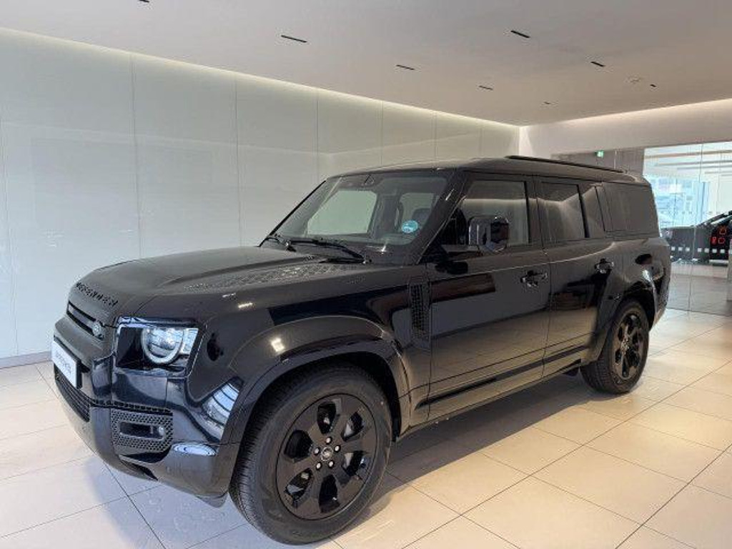 Land Rover Defender SE D300 Black Pack