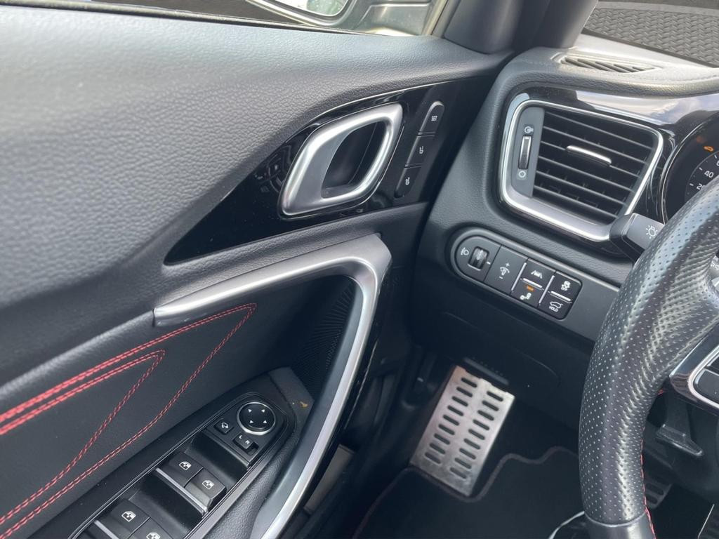 Kia ProCeed