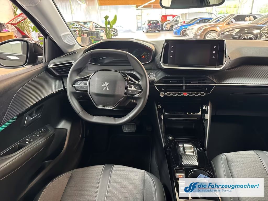 Peugeot e-208