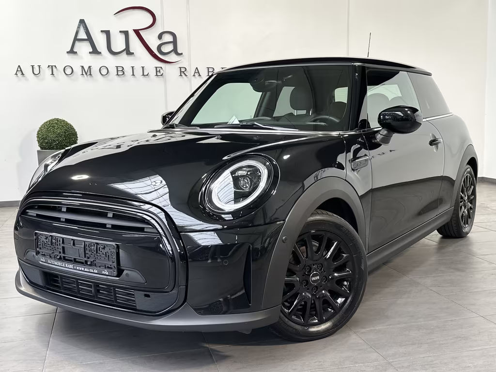 Mini Cooper lassic Trim Black Ext. NAV+LED+KAM+CARPL