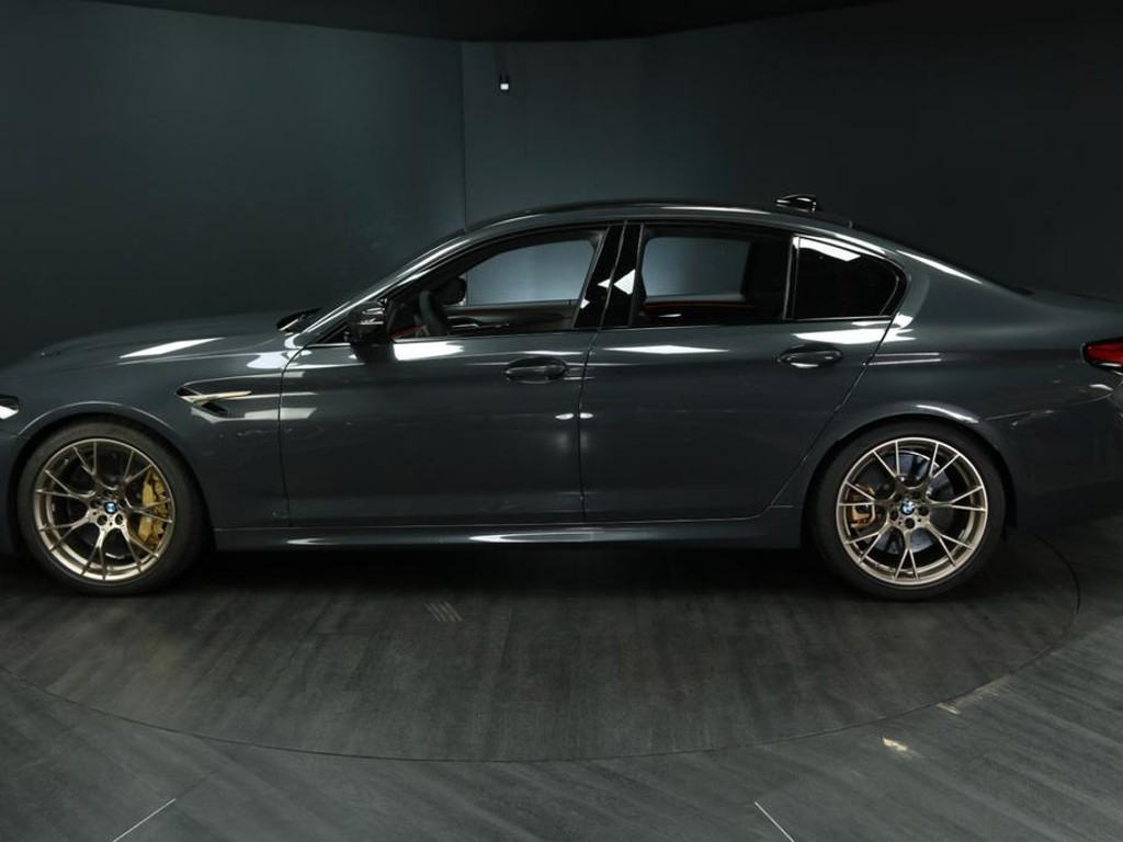 BMW M5