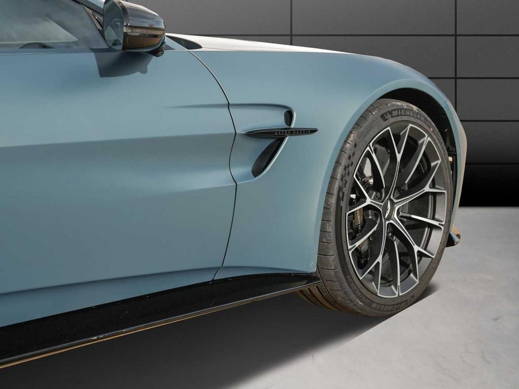 Aston Martin V8 Vantage