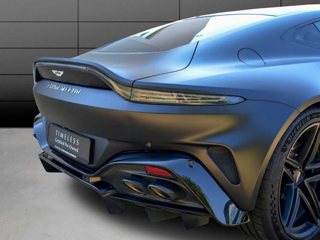Aston Martin V8 Vantage V8