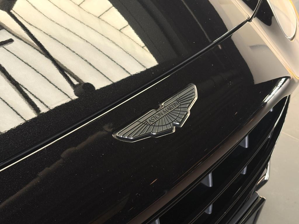 Aston Martin DBX