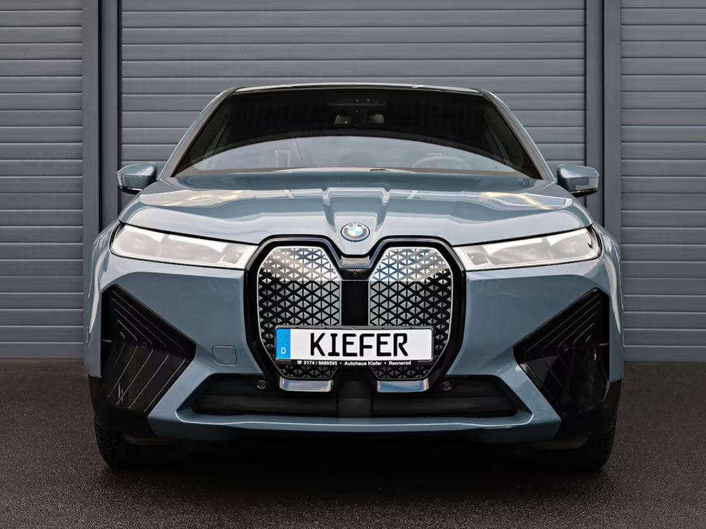 BMW iX