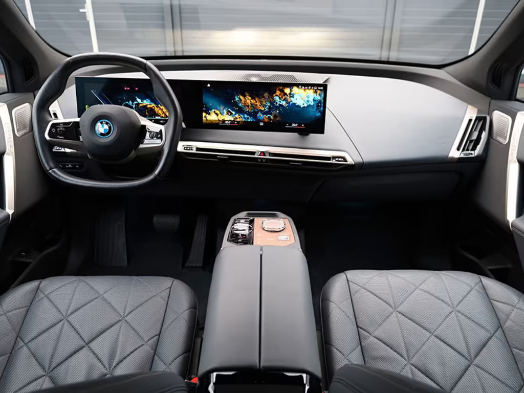 BMW iX