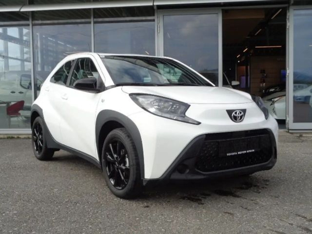 Toyota Aygo X Hatchback VVT-i Play
