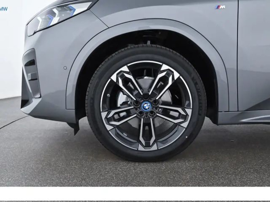 BMW iX2