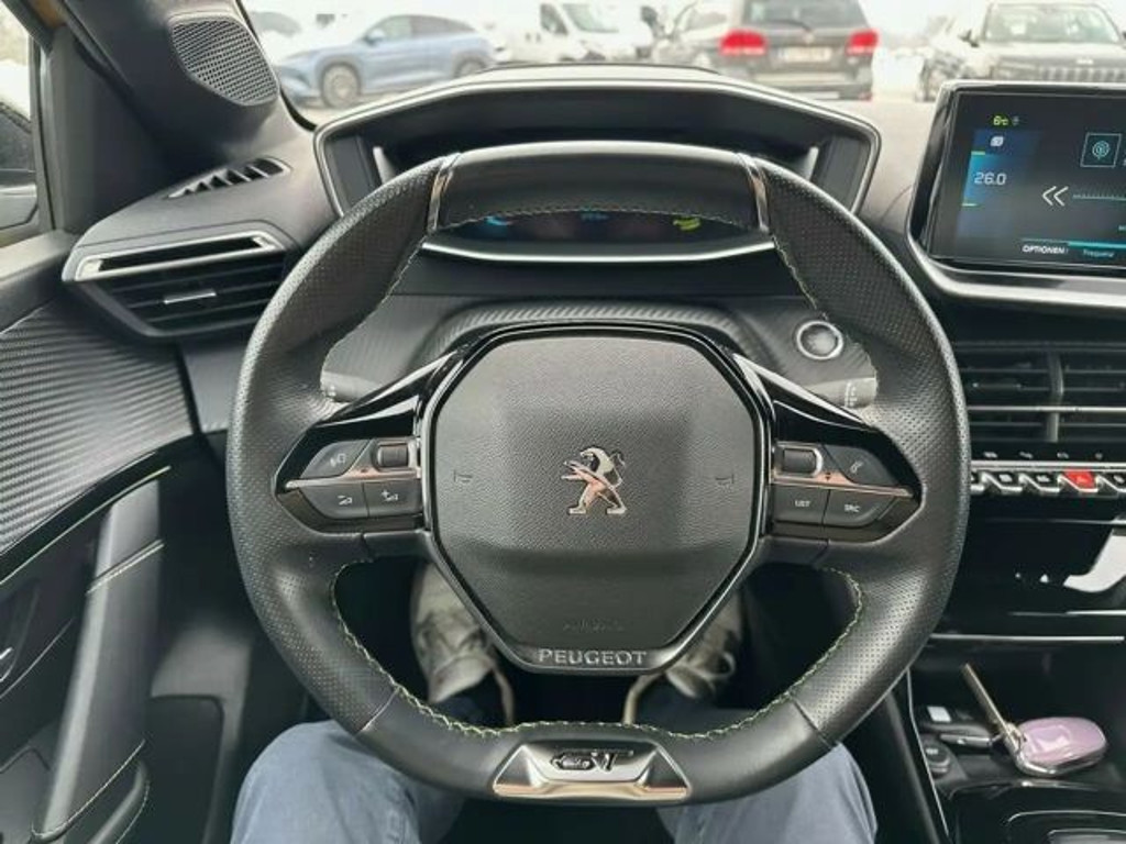 Peugeot e-208