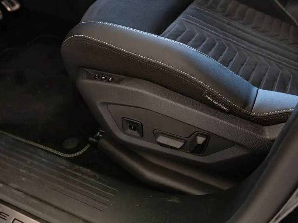 Peugeot E-3008