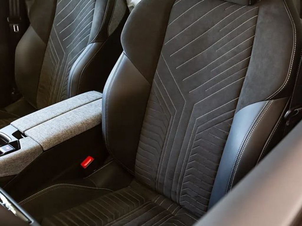 Peugeot E-3008