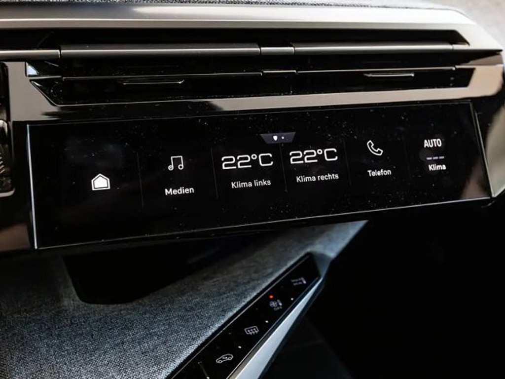 Peugeot E-3008