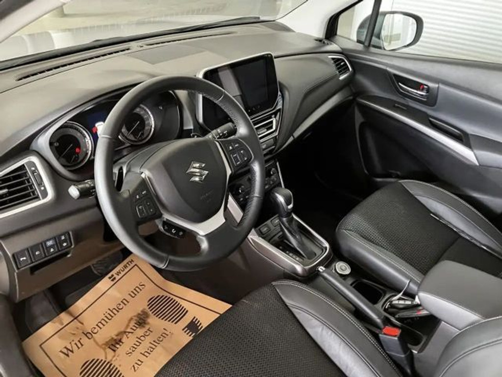 Suzuki S-Cross