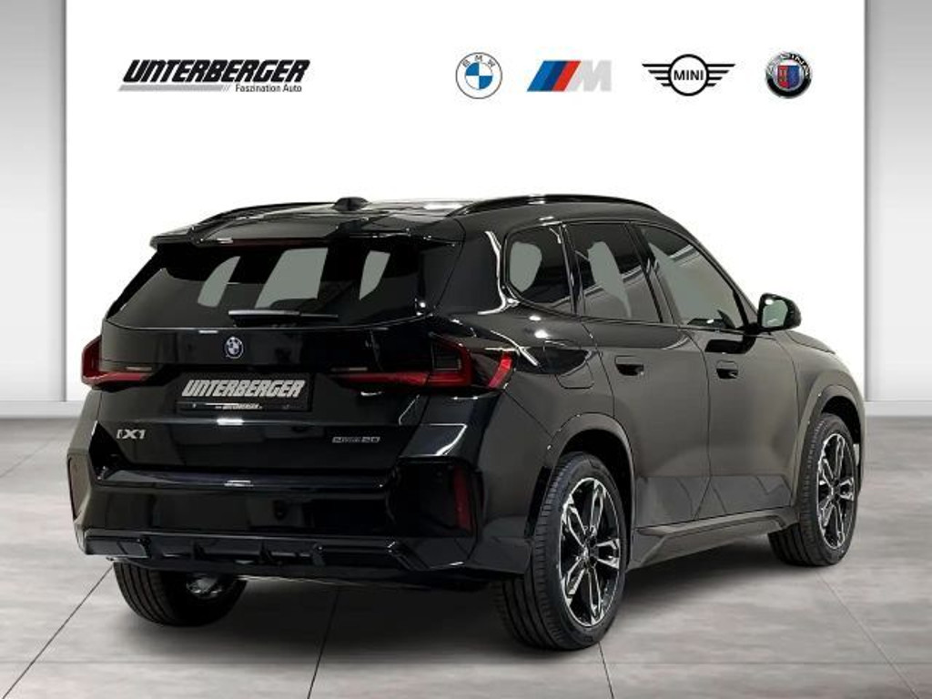 BMW iX1