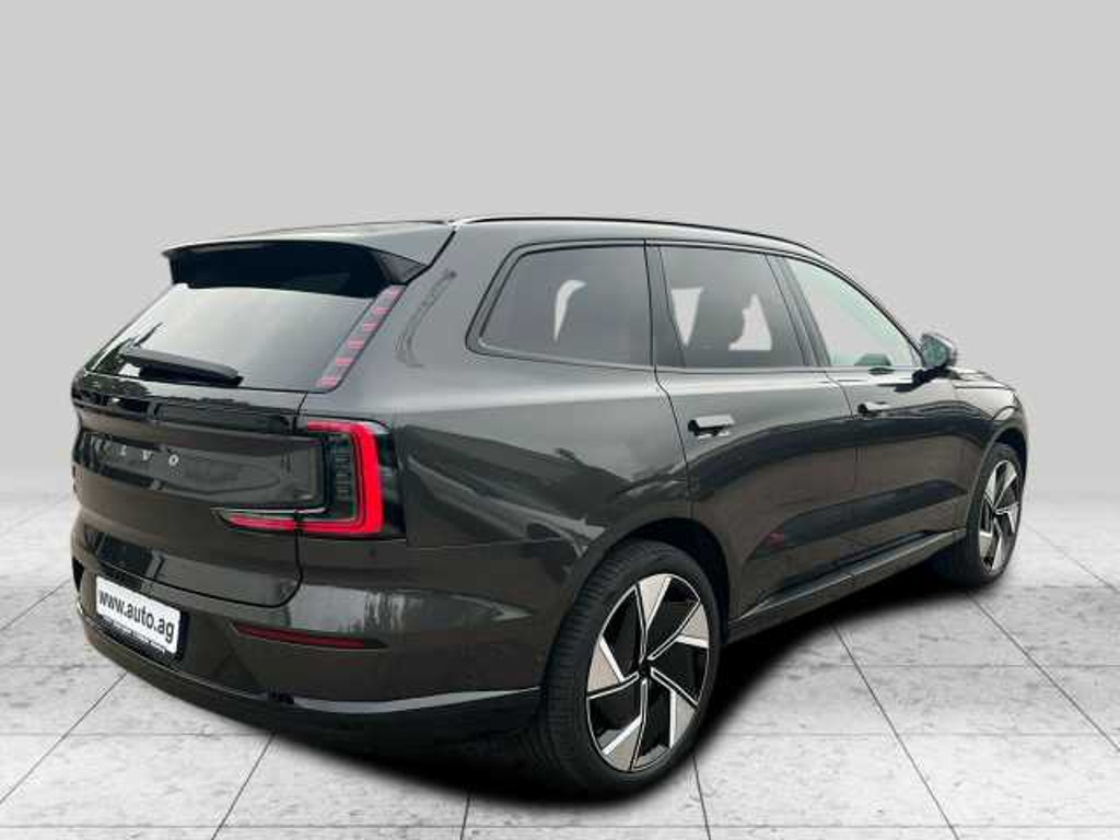 Volvo EX90