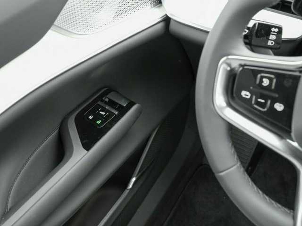 Volvo EX90