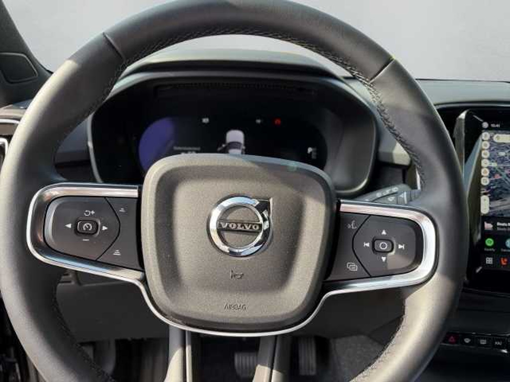 Volvo EX40
