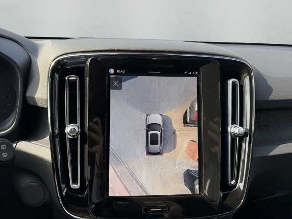 Volvo EX40