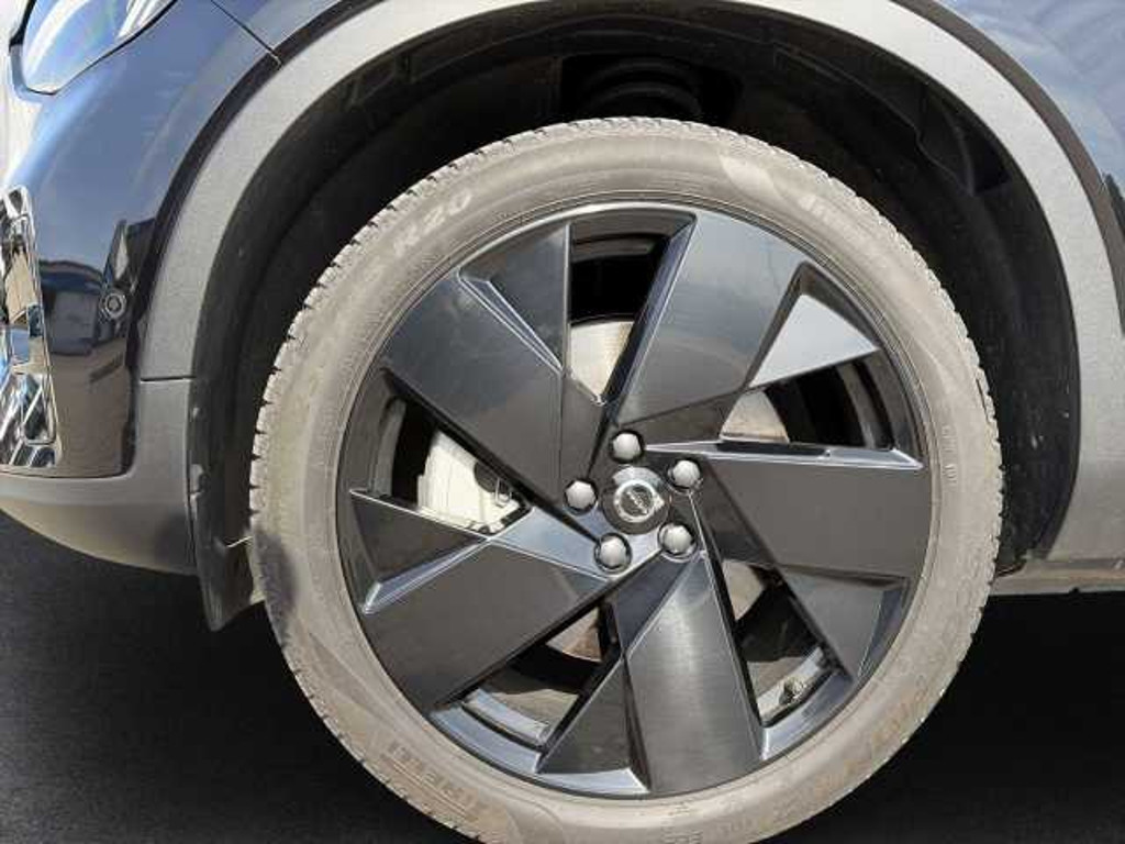 Volvo EX40