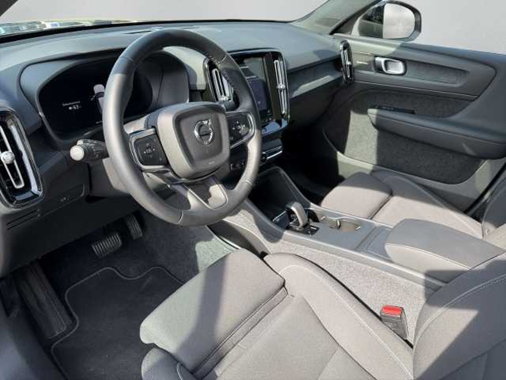 Volvo EX40
