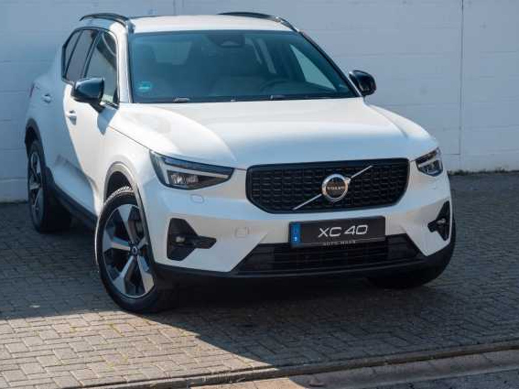 Volvo XC40 Plus Dark