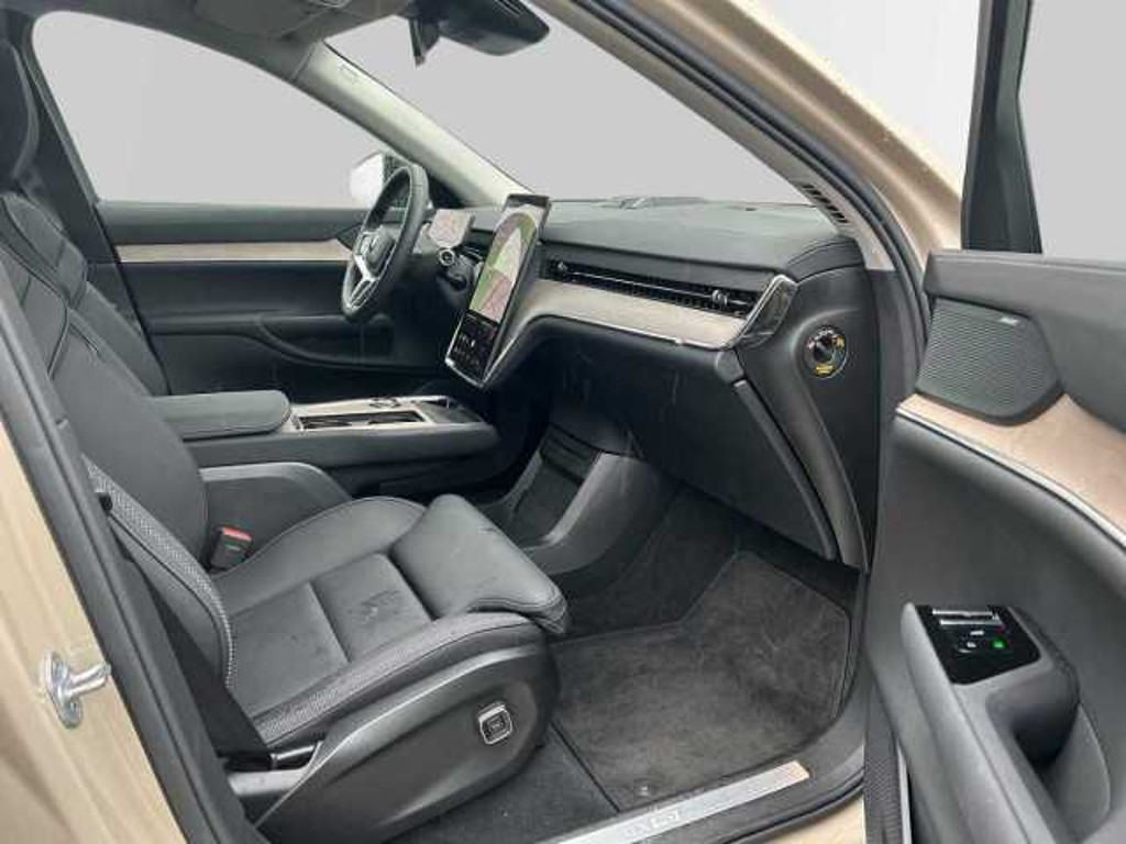 Volvo EX90