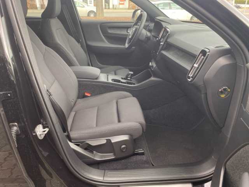 Volvo EX40