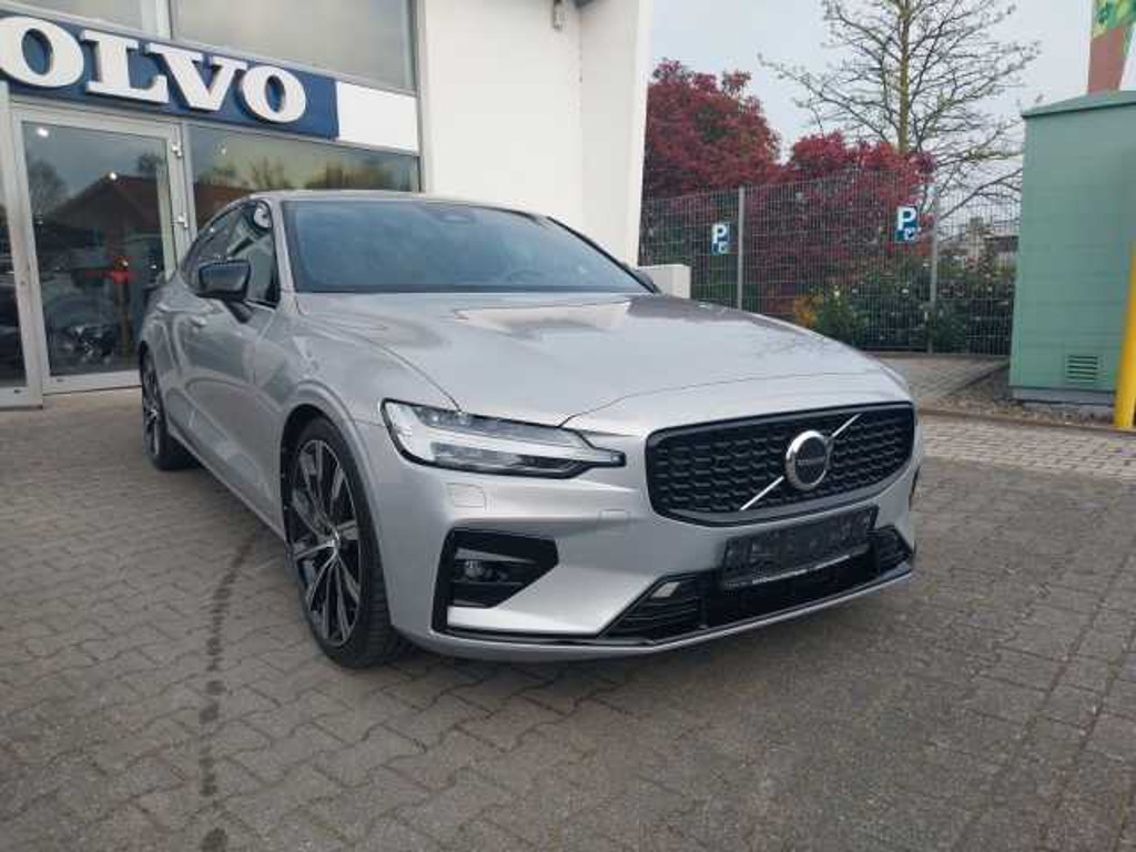Volvo S60 AWD Ultimate Dark